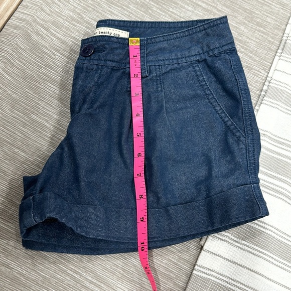 Forever 21 - Picture 5 of 5